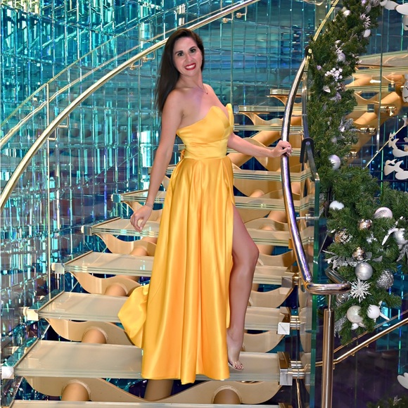 Meet your Posher, Melissa - Picture 1 of 1